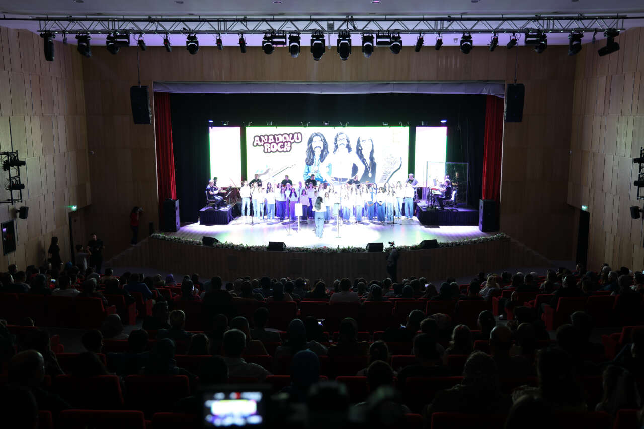 Konya’da minik seslerden büyük performans! Sahne Anadolu Rock müzikleriyle coştu 6